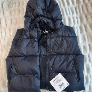 ALO Yoga Black Puffer Vest. NWT